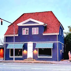 Gæstehus 'blue House' In Vintage Villa&garden