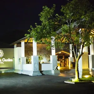 Hotel Full Moon Garden Negombo